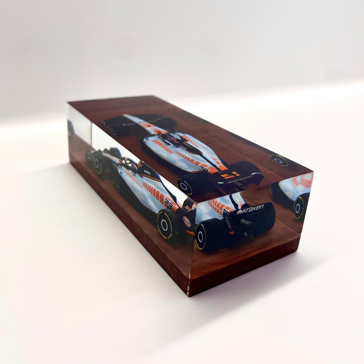 Velocità Sigillata Formula Essenza - Williams FW45 Albon Singapore 2023 (005/2025) Scultura automobilistica concettuale | Pezzo unico
