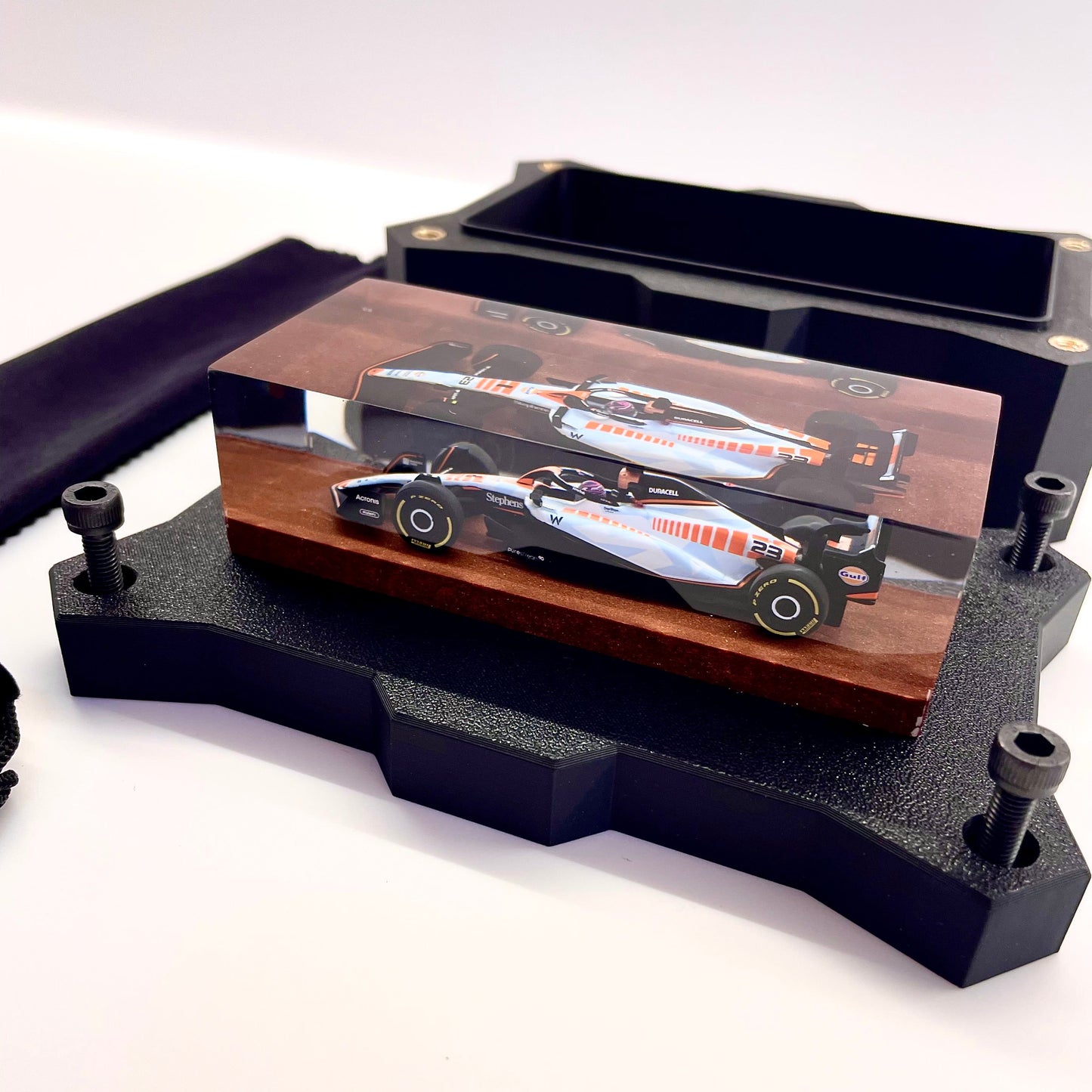 Velocità Sigillata Formula Essenza - Williams FW45 Albon Singapore 2023 (005/2025) Scultura automobilistica concettuale | Pezzo unico