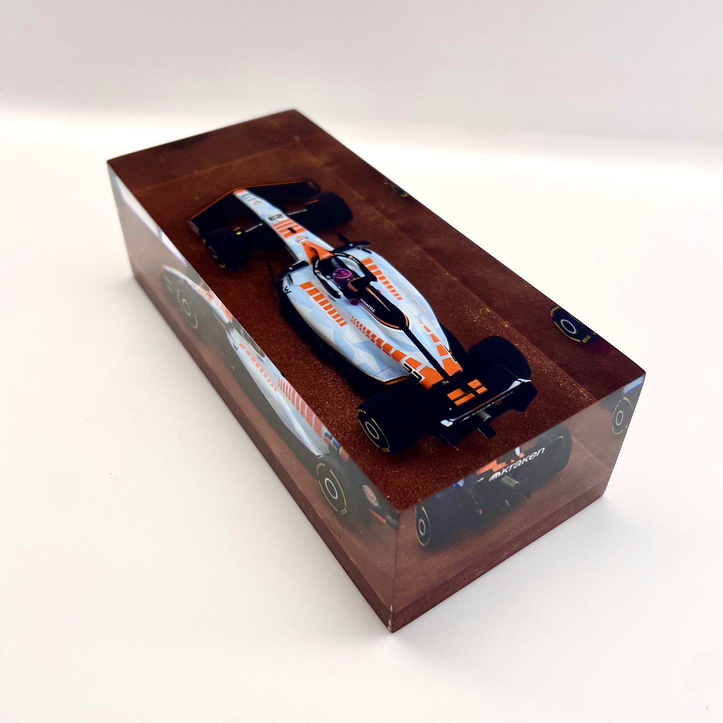 Velocità Sigillata Formula Essenza - Williams FW45 Albon Singapore 2023 (005/2025) Scultura automobilistica concettuale | Pezzo unico