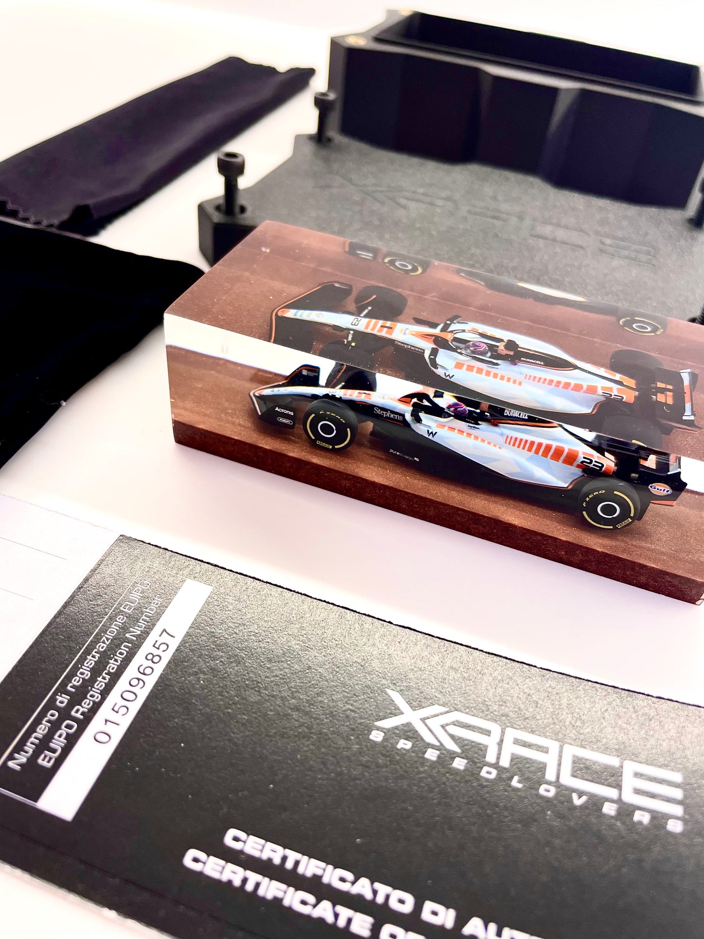 Velocità Sigillata Formula Essenza - Williams FW45 Albon Singapore 2023 (005/2025) Scultura automobilistica concettuale | Pezzo unico