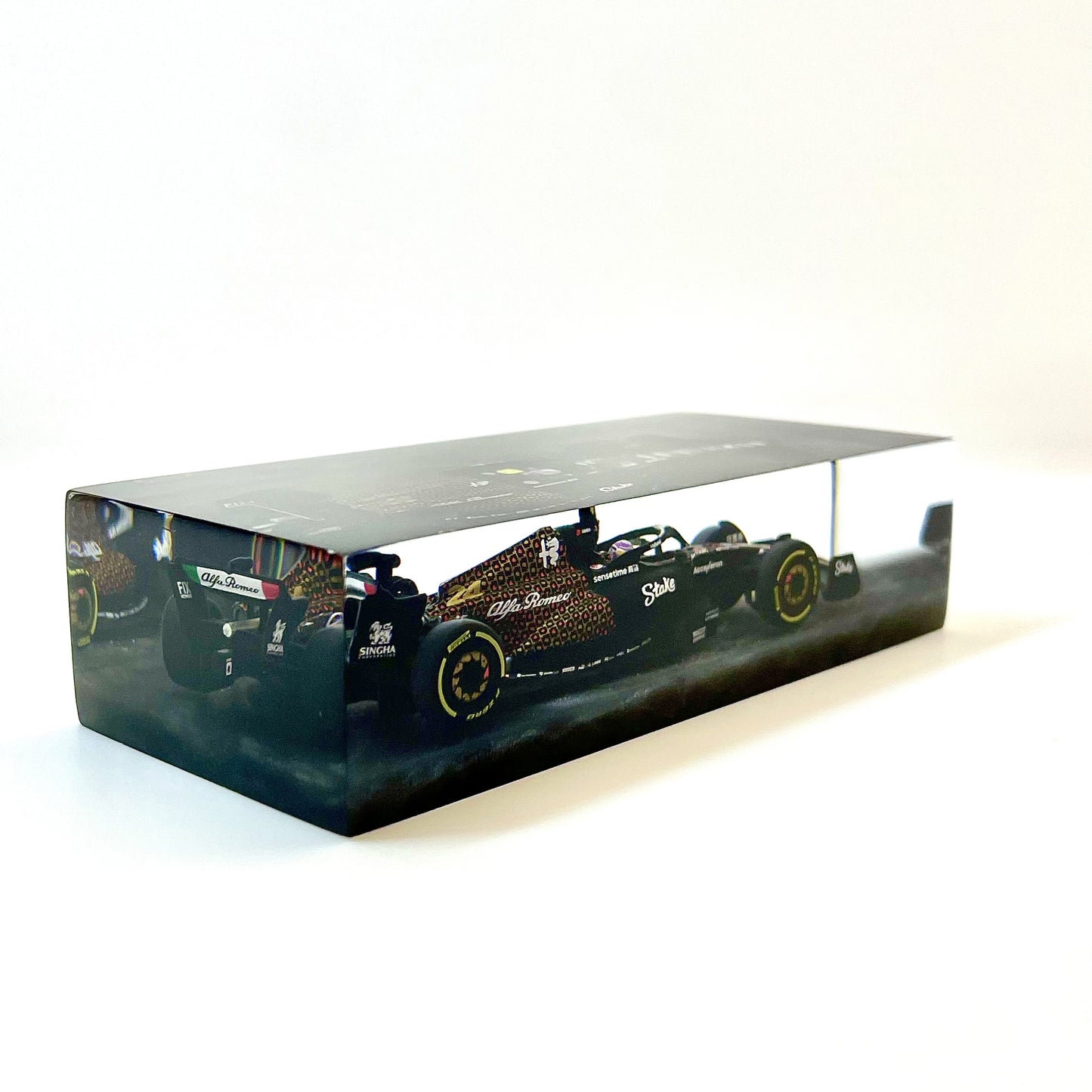 Velocità Sigillata Formula Essenza - Alfa Romeo C43 Zhou Las Vegas 2023 - Scultura automobilistica concettuale | Pezzo unico numerato
