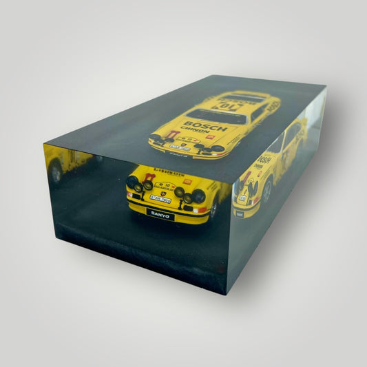 Velocità Sigillata GT Heritage – Porsche 911 “East African Safari” (004/2025) Scultura automobilistica concettuale | Pezzo unico