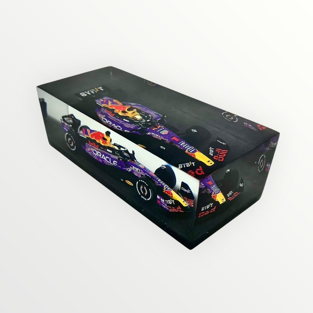 Velocità Sigillata Formula Essenza - Red Bull RB19 Max Verstappen Las Vegas 2023 (010/2025) Scultura automobilistica concettuale | Pezzo unico