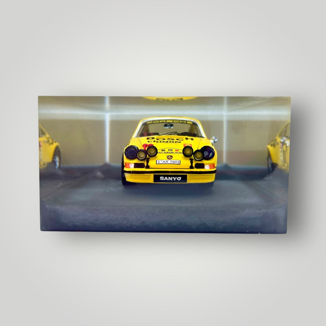 Velocità Sigillata GT Heritage – Porsche 911 “East African Safari” (004/2025) Scultura automobilistica concettuale | Pezzo unico