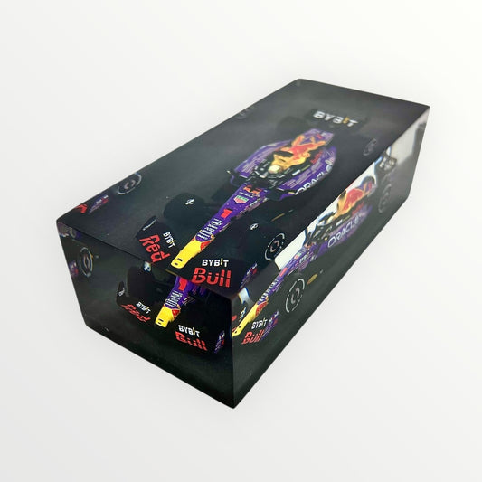 Velocità Sigillata Formula Essenza - Red Bull RB19 Max Verstappen Las Vegas 2023 (010/2025) Scultura automobilistica concettuale | Pezzo unico