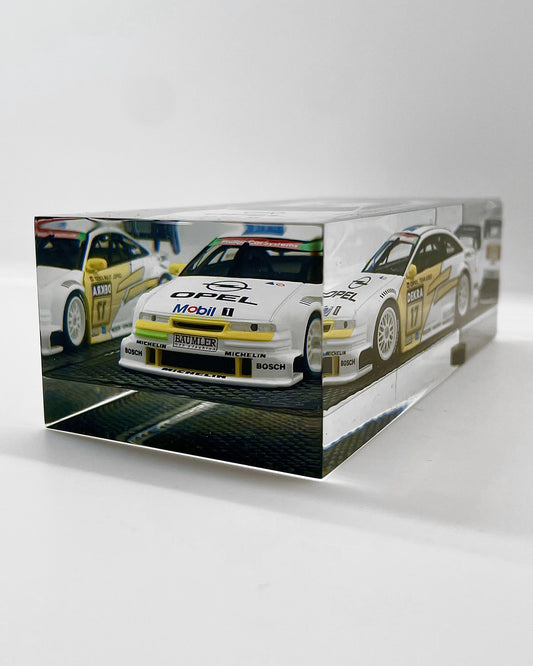 Velocità Sigillata GT Carbon - Opel Calibra V6 4x4 DTM Team Joest - 1994 - Winter - Scultura automobilistica concettuale | Pezzo unico numerato