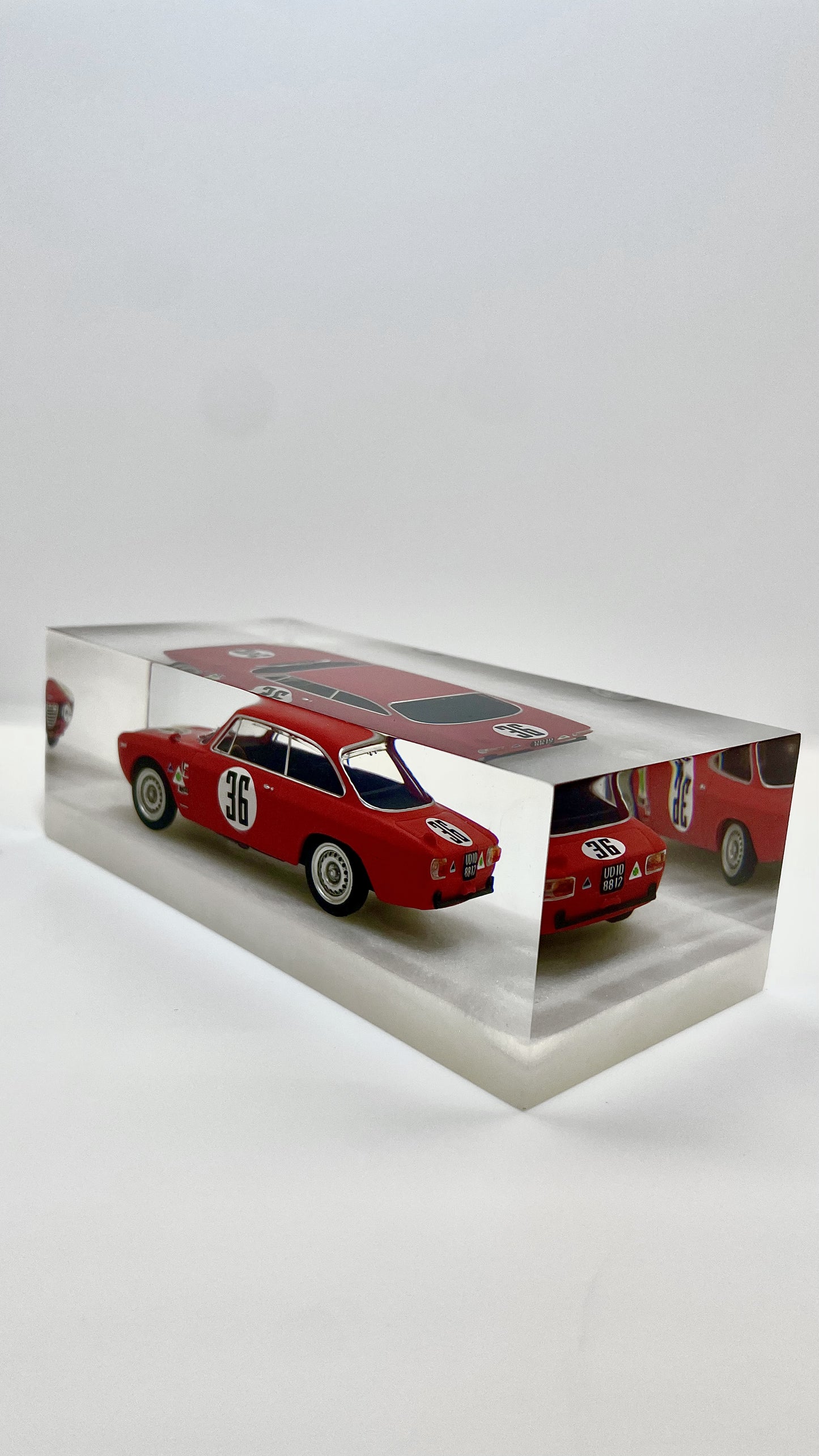 Velocità Sigillata GT – Alfa Romeo Giulia Sprint GTA - Rindt -4h Sebring 1966 (007/2025) Scultura automobilistica concettuale | Pezzo unico