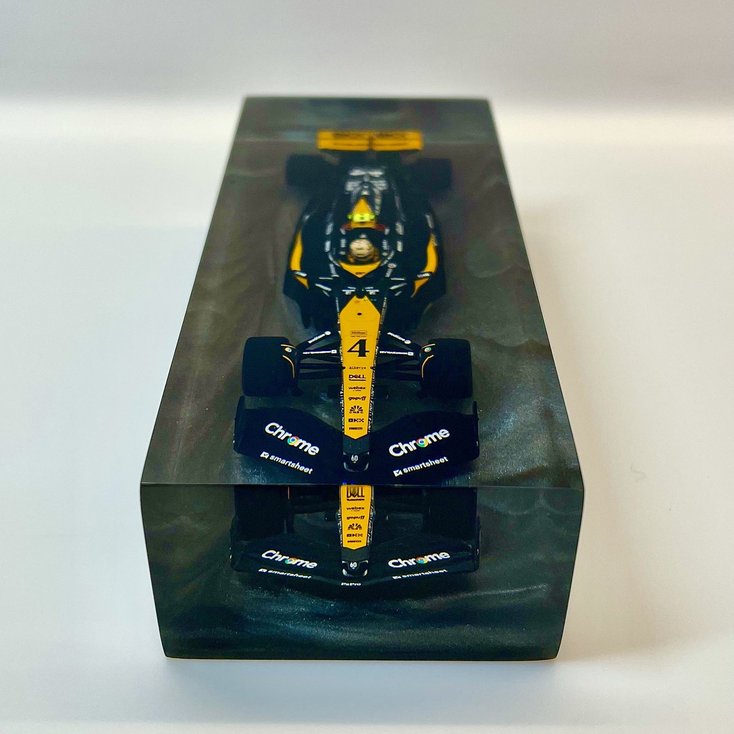 Velocità Sigillata Formula Essenza - McLaren MCL60 Lando Norris Las Vegas 2023 - Scultura automobilistica concettuale | Pezzo unico numerato
