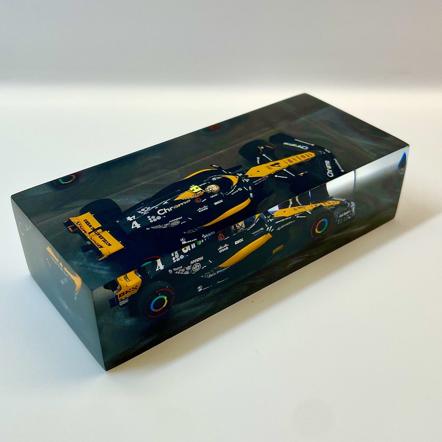 Velocità Sigillata Formula Essenza - McLaren MCL60 Lando Norris Las Vegas 2023 - Scultura automobilistica concettuale | Pezzo unico numerato