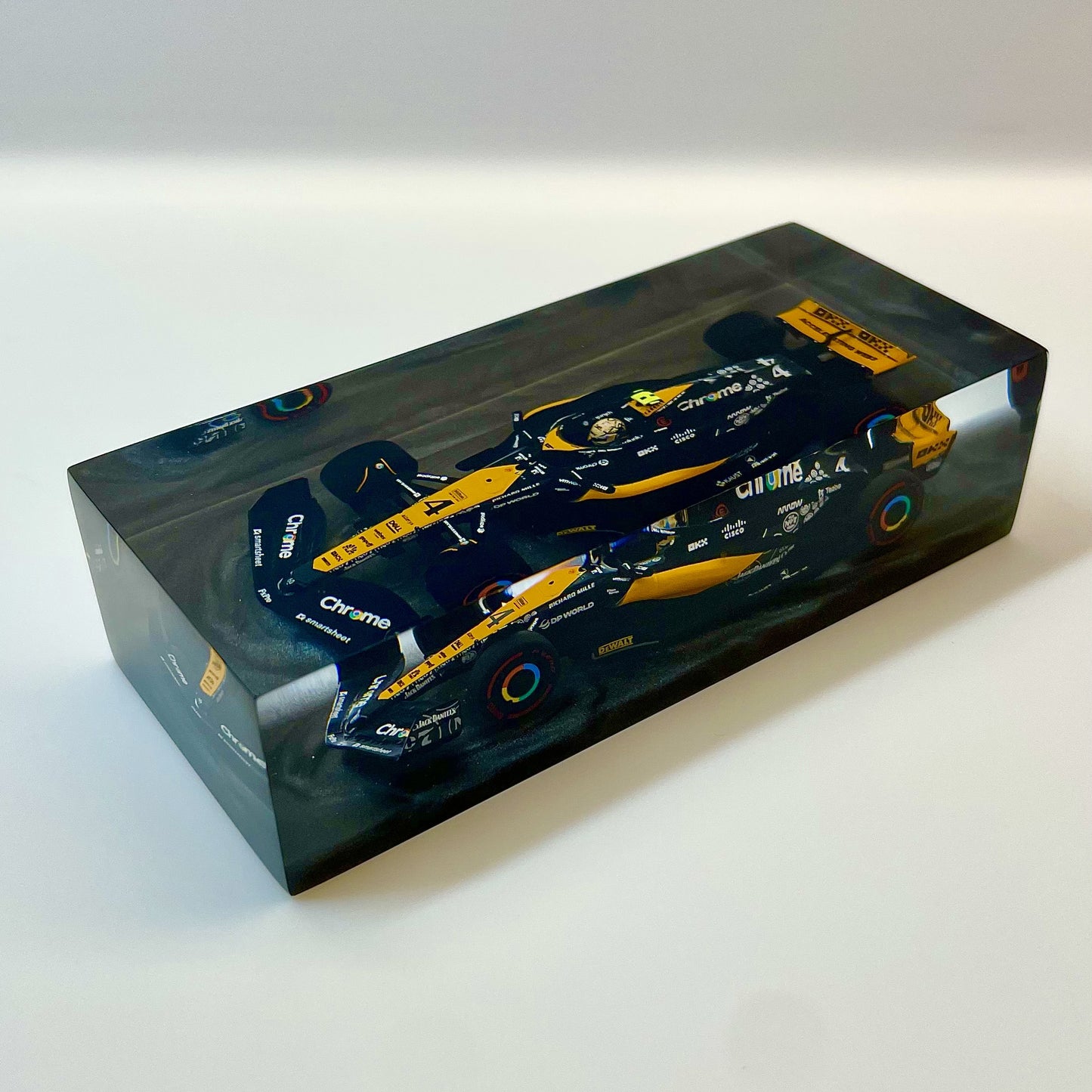 Velocità Sigillata Formula Essenza - McLaren MCL60 Lando Norris Las Vegas 2023 - Scultura automobilistica concettuale | Pezzo unico numerato