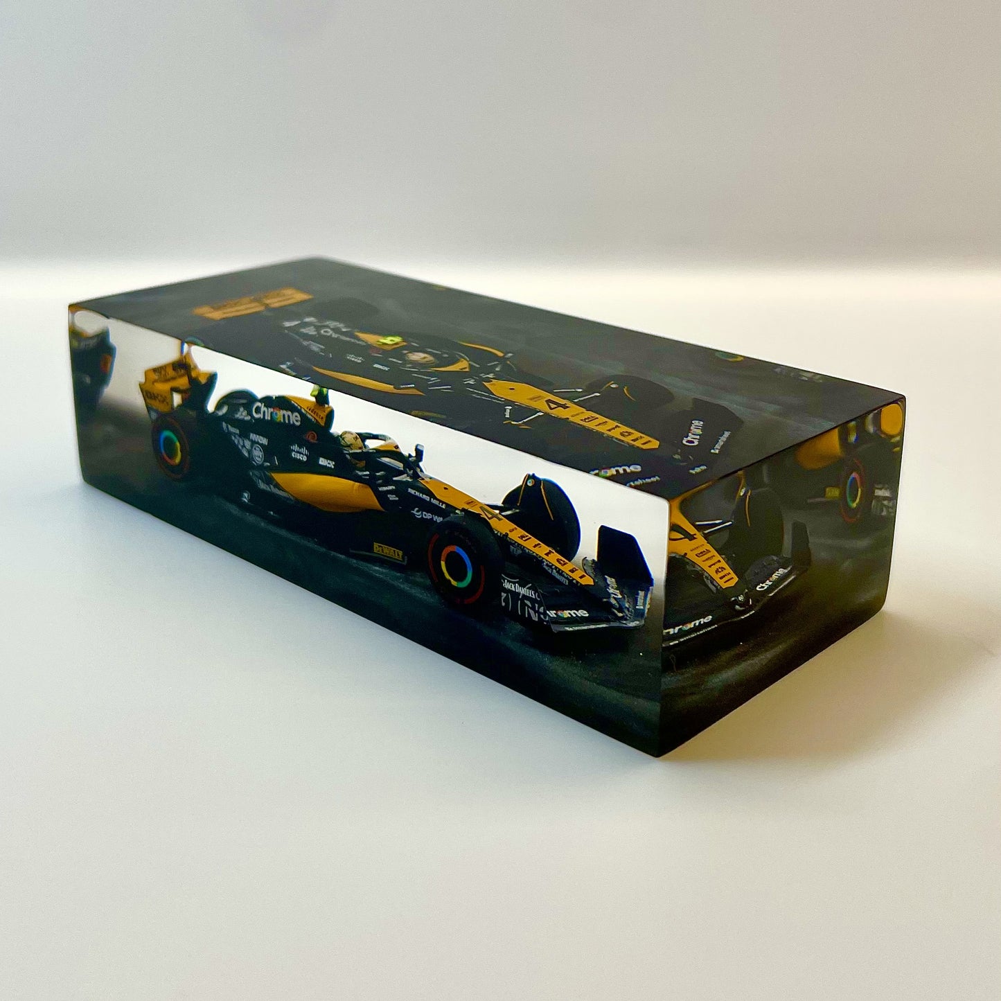 Velocità Sigillata Formula Essenza - McLaren MCL60 Lando Norris Las Vegas 2023 - Scultura automobilistica concettuale | Pezzo unico numerato