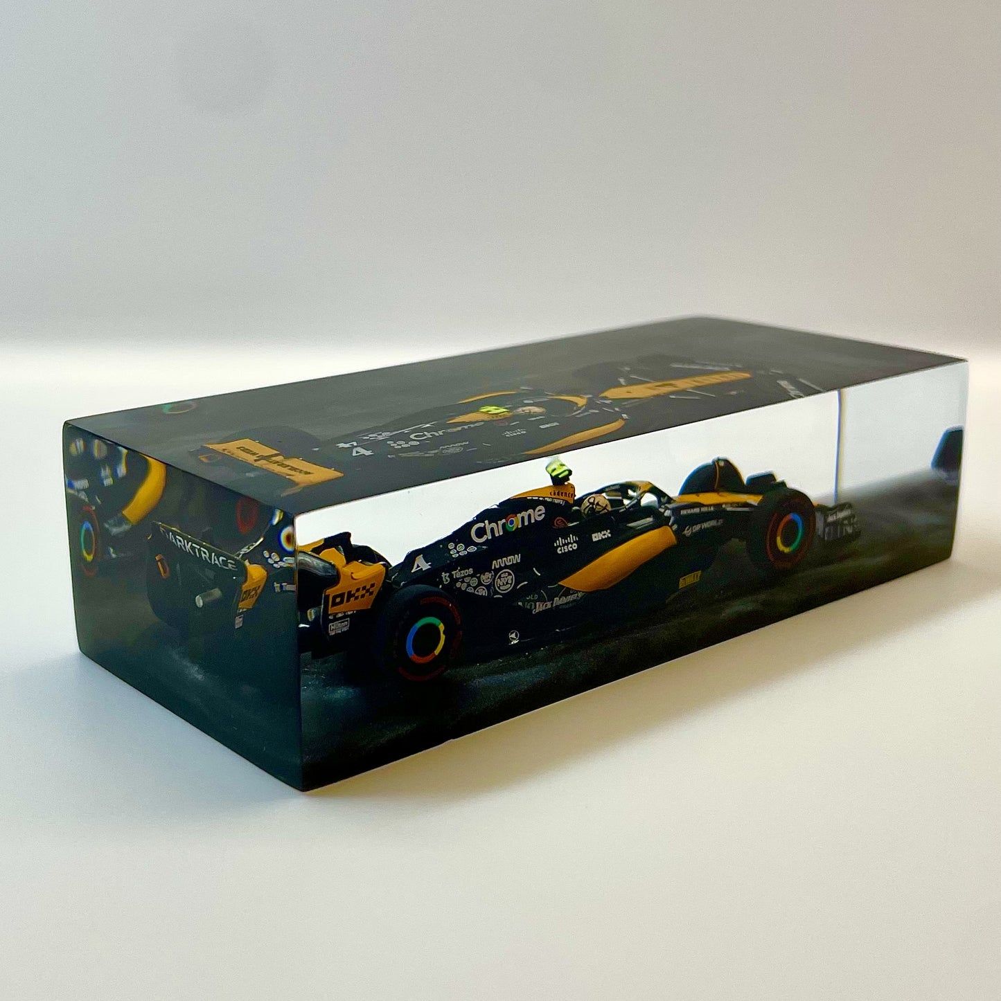 Velocità Sigillata Formula Essenza - McLaren MCL60 Lando Norris Las Vegas 2023 - Scultura automobilistica concettuale | Pezzo unico numerato