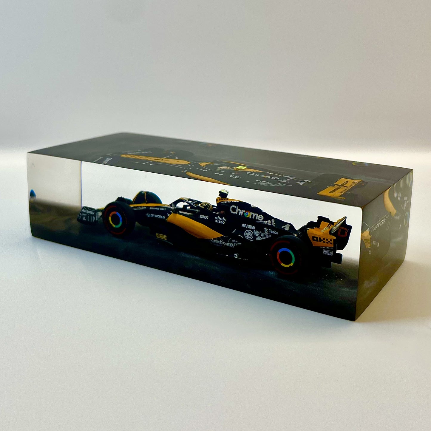 Velocità Sigillata Formula Essenza - McLaren MCL60 Lando Norris Las Vegas 2023 - Scultura automobilistica concettuale | Pezzo unico numerato