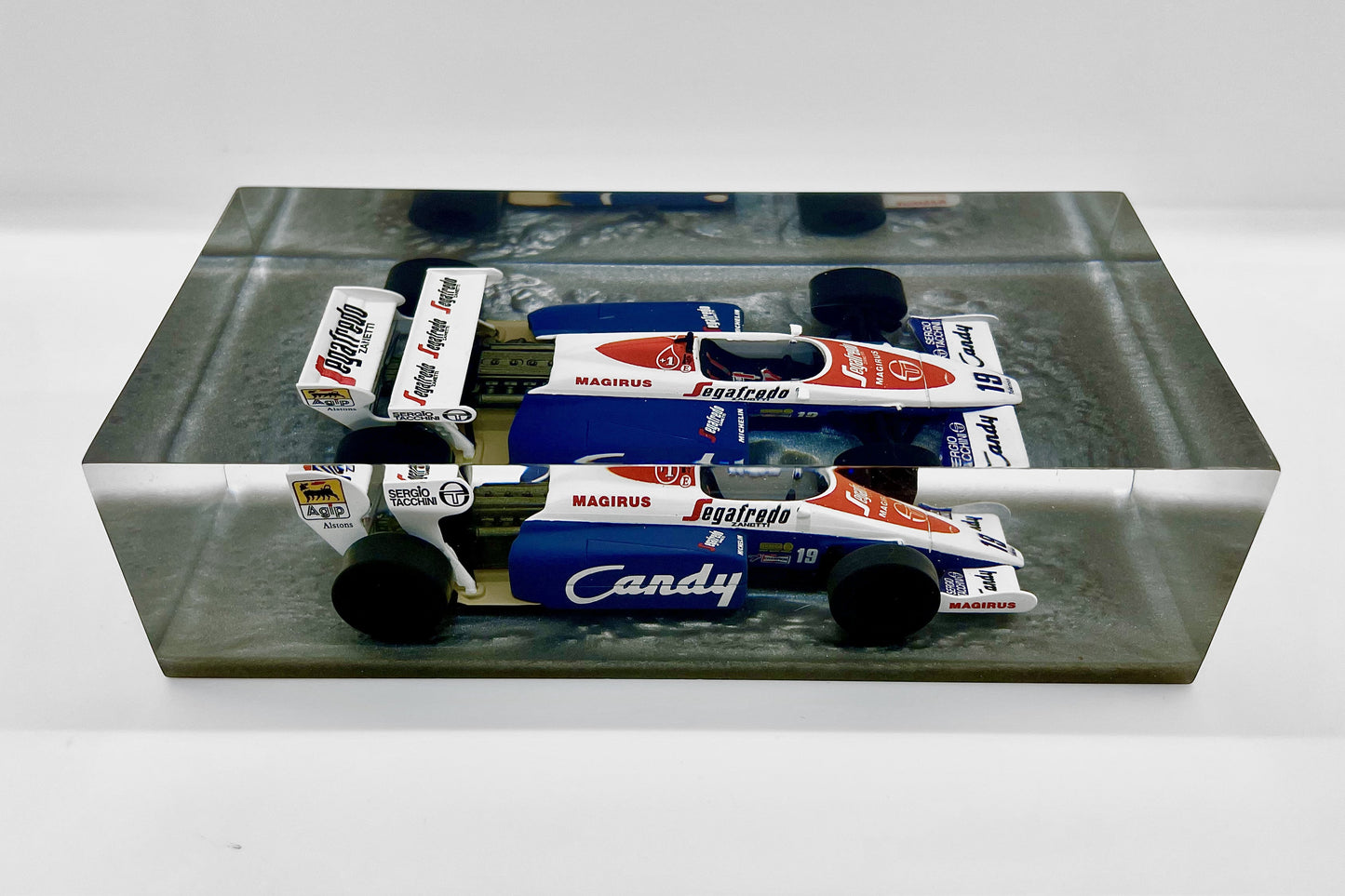 Velocità Sigillata Formula - Toleman TG184 – Ayrton Senna - 1984 - F1 - Scultura automobilistica concettuale | Pezzo unico numerato
