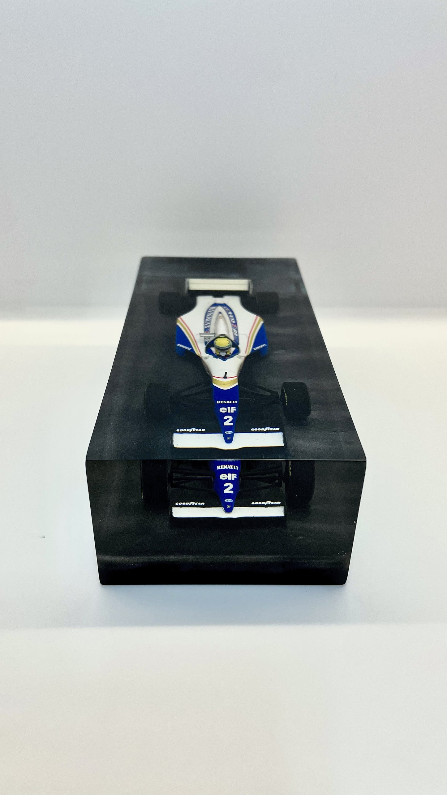 Velocità Sigillata Formula Heritage – Williams FW16 - Ayrton Senna - Interlagos 1994 (006/2025) Scultura automobilistica concettuale | Pezzo unico