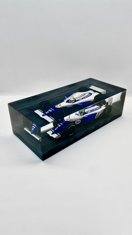 Velocità Sigillata Formula Heritage – Williams FW16 - Ayrton Senna - Interlagos 1994 (006/2025) Scultura automobilistica concettuale | Pezzo unico