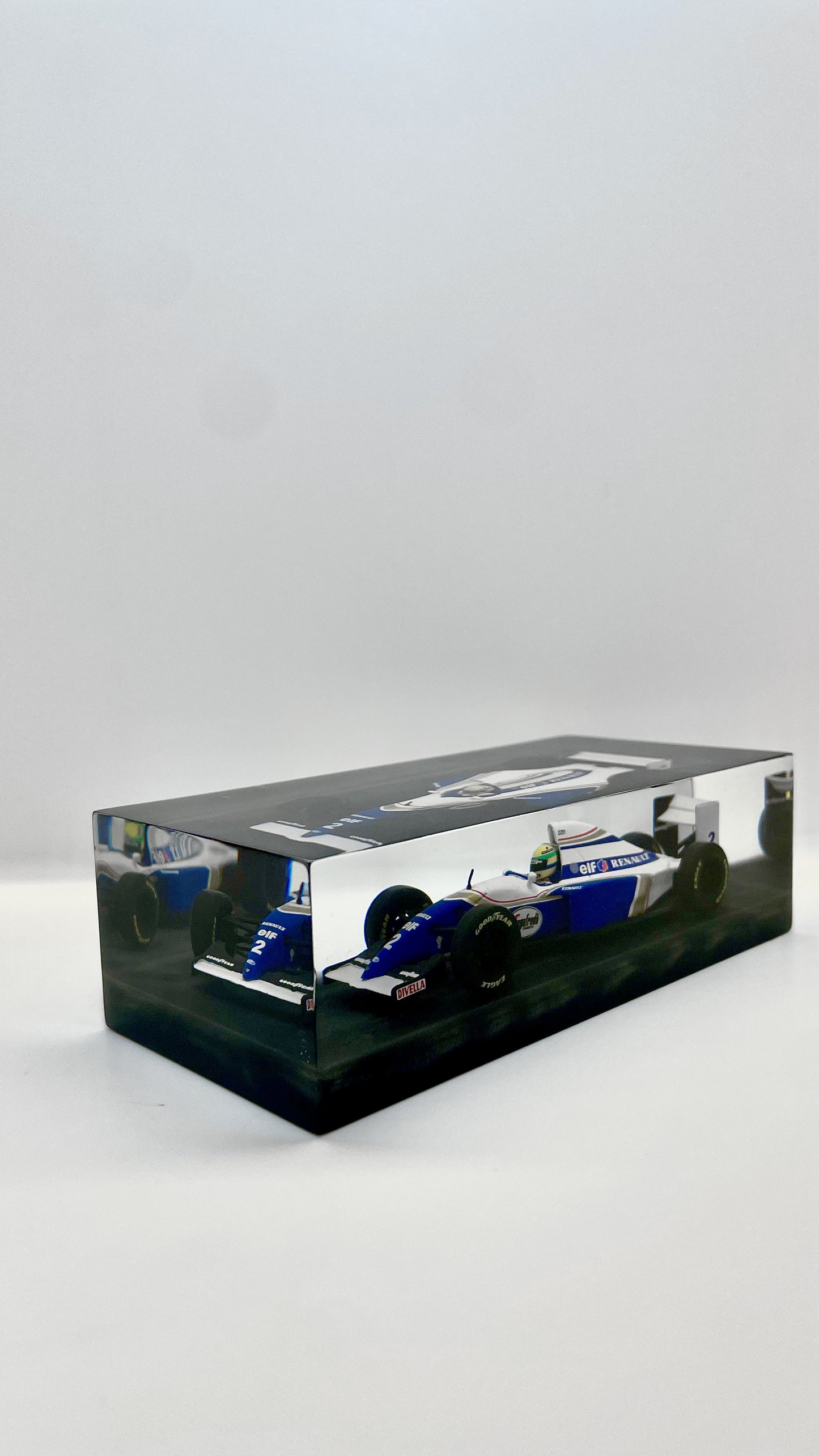 Velocità Sigillata Formula Heritage – Williams FW16 - Ayrton Senna - Interlagos 1994 (006/2025) Scultura automobilistica concettuale | Pezzo unico