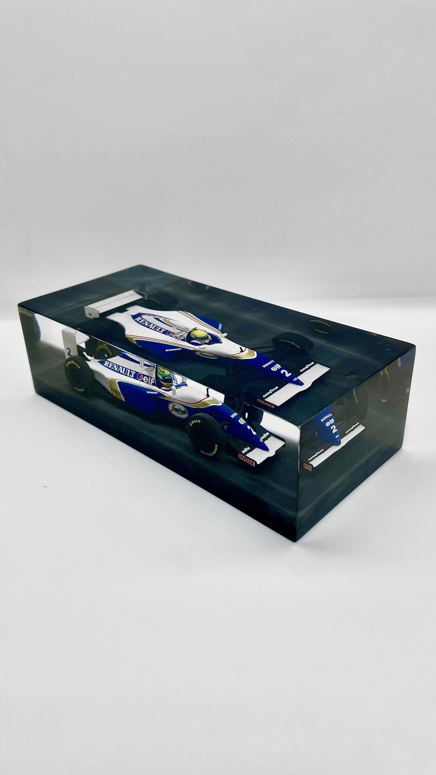 Velocità Sigillata Formula Heritage – Williams FW16 - Ayrton Senna - Interlagos 1994 (006/2025) Scultura automobilistica concettuale | Pezzo unico
