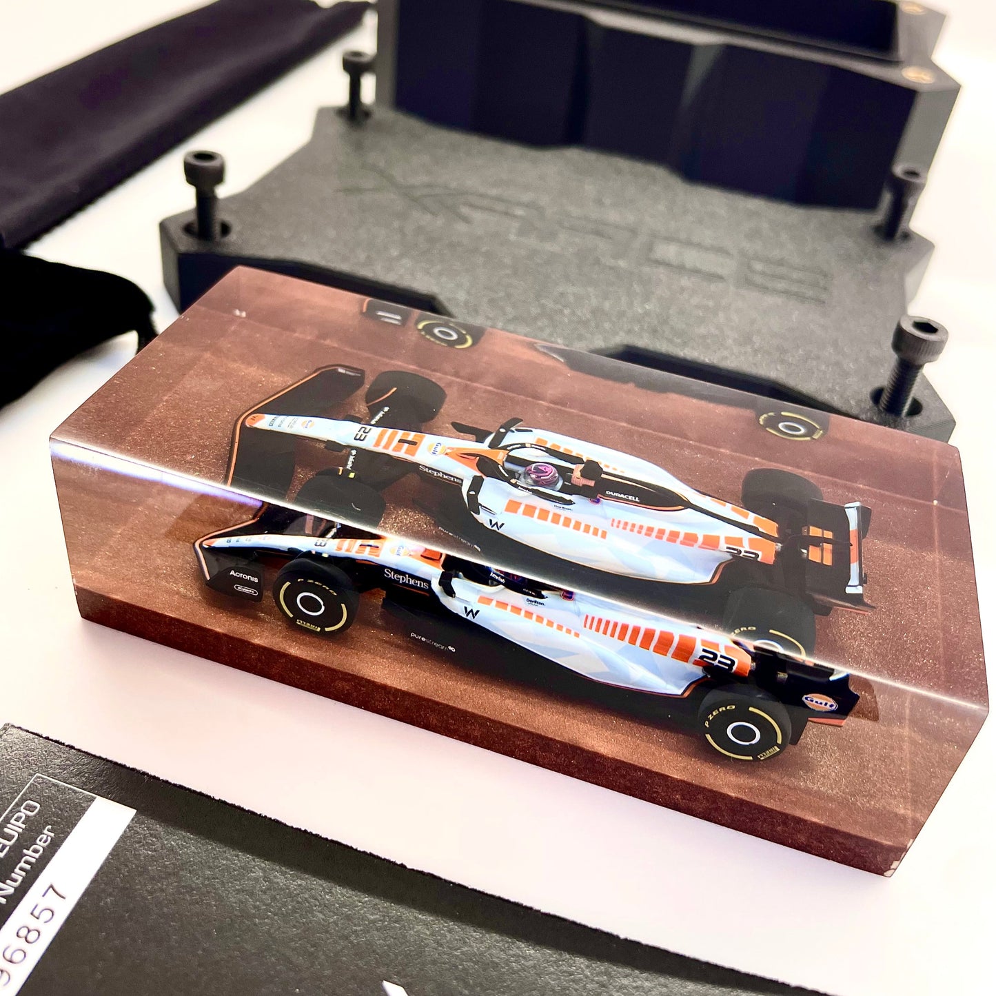 Velocità Sigillata Formula Essenza - Williams FW45 Albon Singapore 2023 (005/2025) Scultura automobilistica concettuale | Pezzo unico