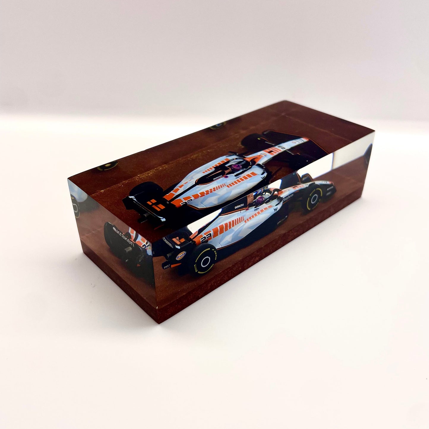 Velocità Sigillata Formula Essenza - Williams FW45 Albon Singapore 2023 (005/2025) Scultura automobilistica concettuale | Pezzo unico