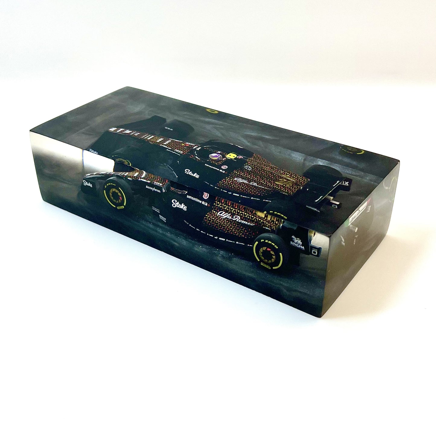 Velocità Sigillata Formula Essenza - Alfa Romeo C43 Zhou Las Vegas 2023 - Scultura automobilistica concettuale | Pezzo unico numerato