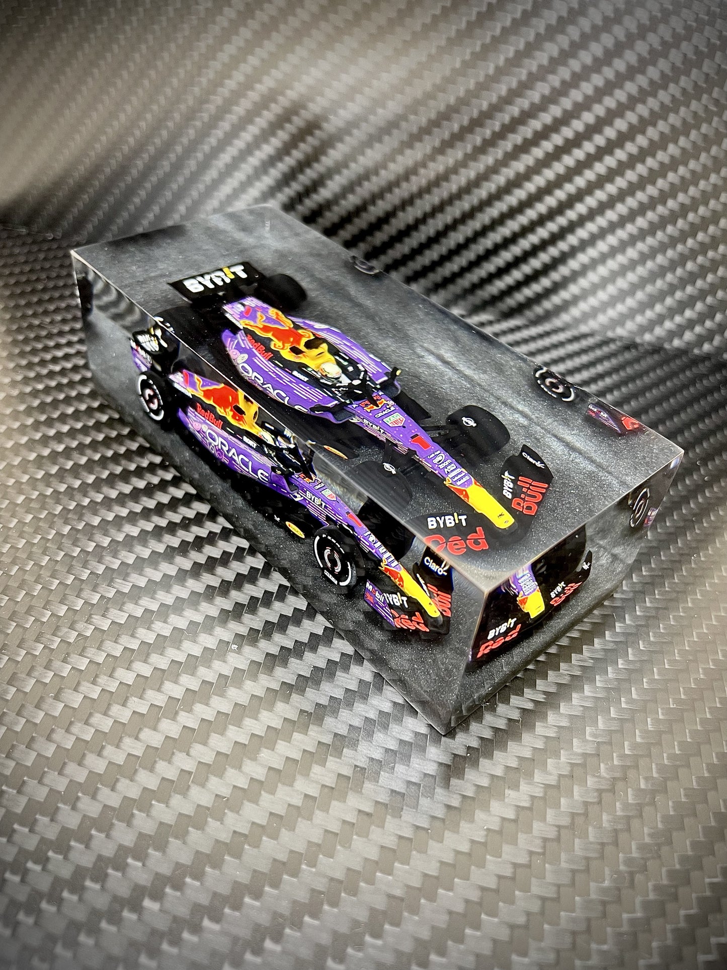 Velocità Sigillata Formula Essenza - Red Bull RB19 Max Verstappen Las Vegas 2023 (010/2025) Scultura automobilistica concettuale | Pezzo unico