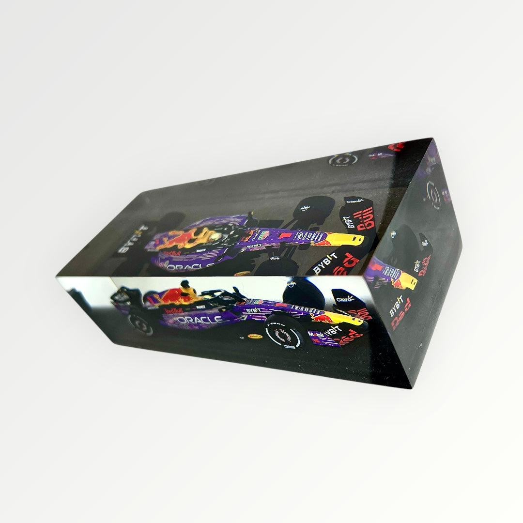 Velocità Sigillata Formula Essenza - Red Bull RB19 Max Verstappen Las Vegas 2023 (010/2025) Scultura automobilistica concettuale | Pezzo unico