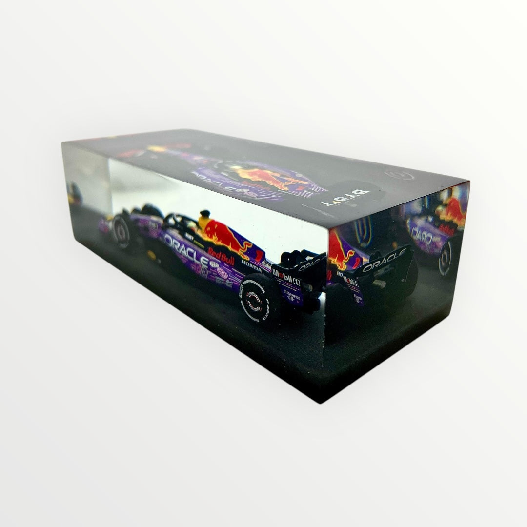 Velocità Sigillata Formula Essenza - Red Bull RB19 Max Verstappen Las Vegas 2023 (010/2025) Scultura automobilistica concettuale | Pezzo unico