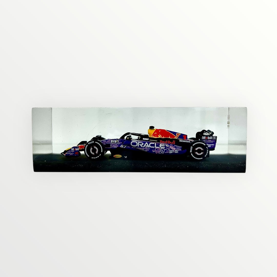 Velocità Sigillata Formula Essenza - Red Bull RB19 Max Verstappen Las Vegas 2023 (010/2025) Scultura automobilistica concettuale | Pezzo unico