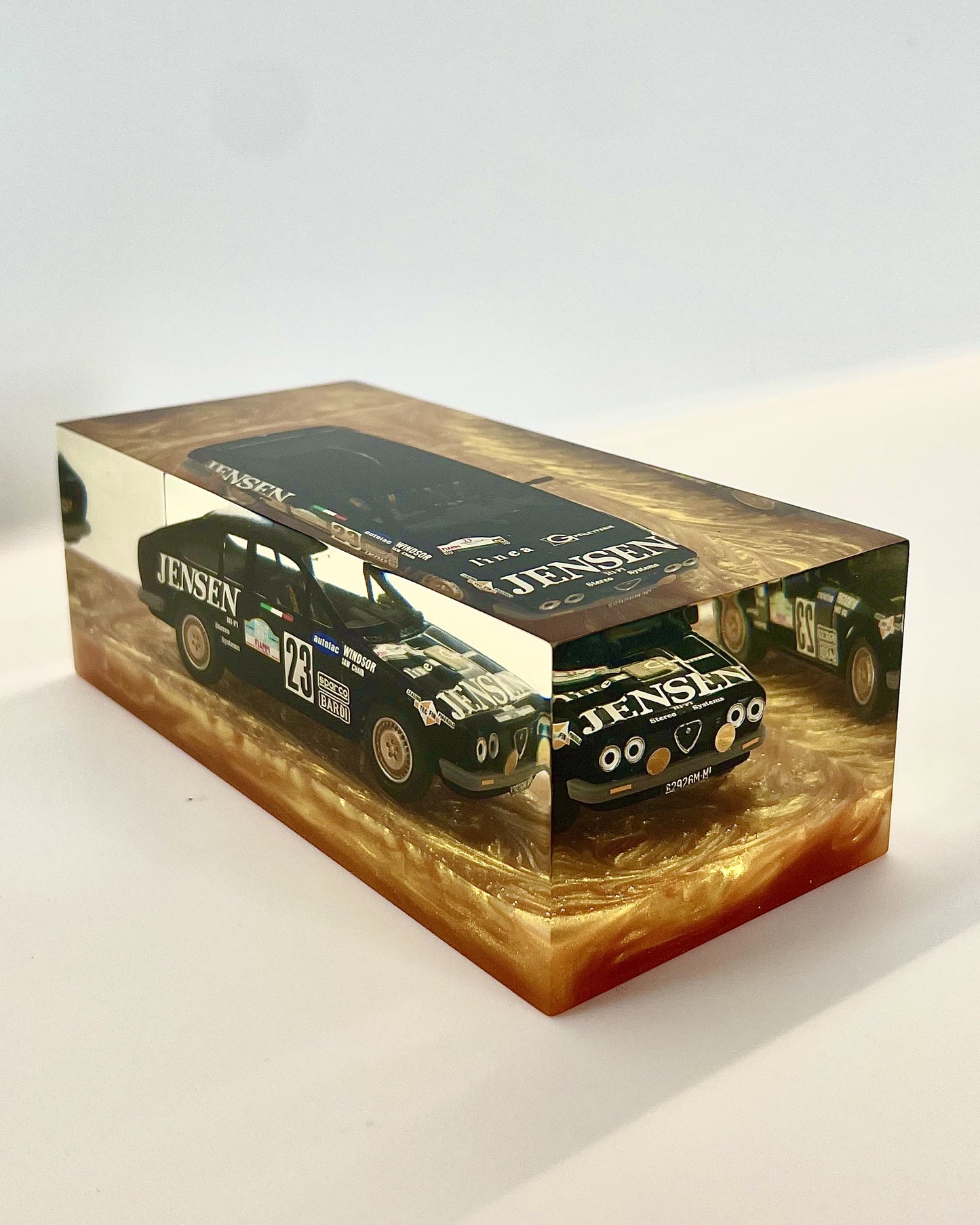 Velocità Sigillata GT - Alfa Romeo GTV 6 Rally – Targa Florio 1983 - Speranza Stefano Sovani Carlo - Scultura automobilistica concettuale | Pezzo unico numerato