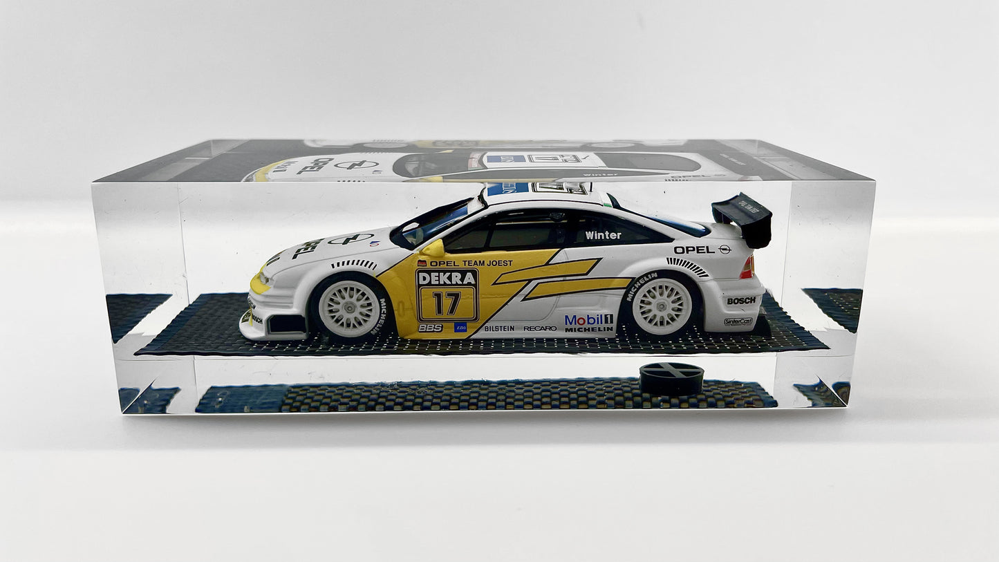 Velocità Sigillata GT Carbon - Opel Calibra V6 4x4 DTM Team Joest - 1994 - Winter - Scultura automobilistica concettuale | Pezzo unico numerato