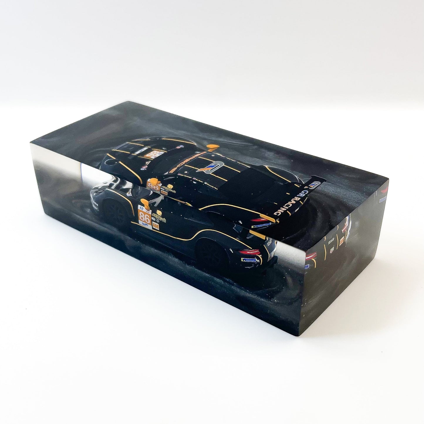 Velocità Sigillata GT Essenza - Porsche 911 RSR 19 - 24h Le Mans 2021 Endurance - Wainwright Barker Gamble - Scultura automobilistica concettuale | Pezzo unico numerato