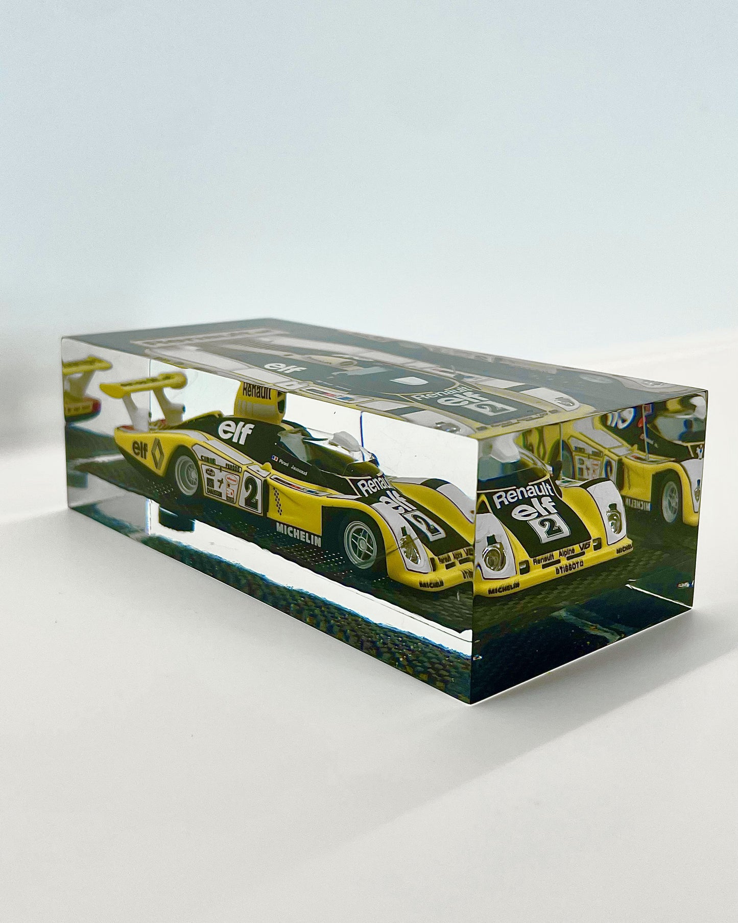 Velocità Sigillata GT Carbon - Renault Alpine A442B - 24H Le Mans 1978 - Pironi Jassaud - Scultura automobilistica concettuale | Pezzo unico numerato