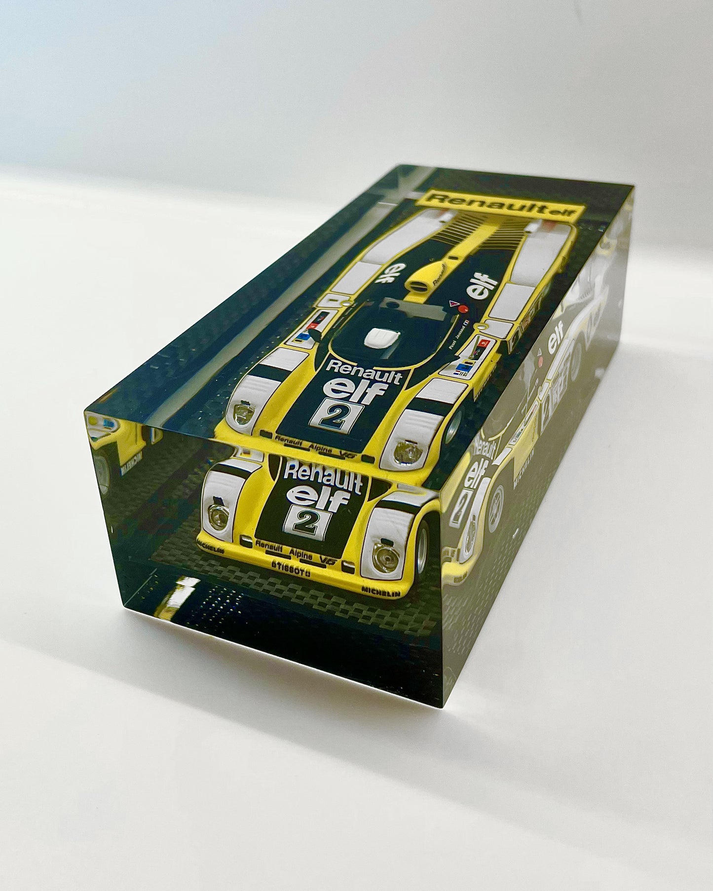 Velocità Sigillata GT Carbon - Renault Alpine A442B - 24H Le Mans 1978 - Pironi Jassaud - Scultura automobilistica concettuale | Pezzo unico numerato
