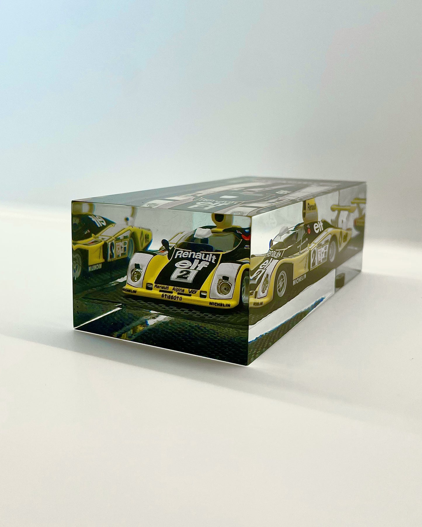 Velocità Sigillata GT Carbon - Renault Alpine A442B - 24H Le Mans 1978 - Pironi Jassaud - Scultura automobilistica concettuale | Pezzo unico numerato