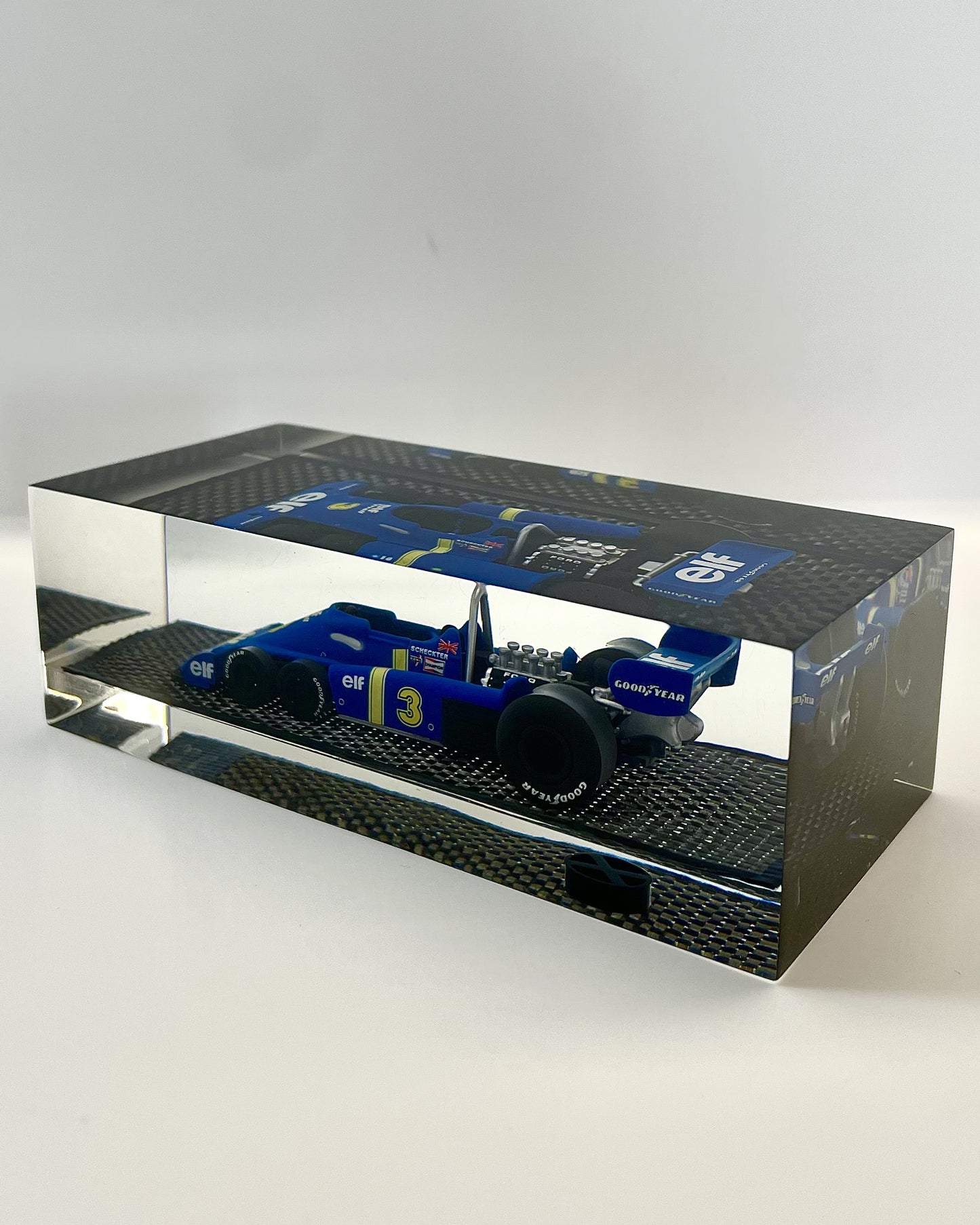 Velocità Sigillata Formula Carbon - Tyrrell P34 - Monaco GP 1976 - Jody Scheckter - Scultura automobilistica concettuale | Pezzo unico numerato