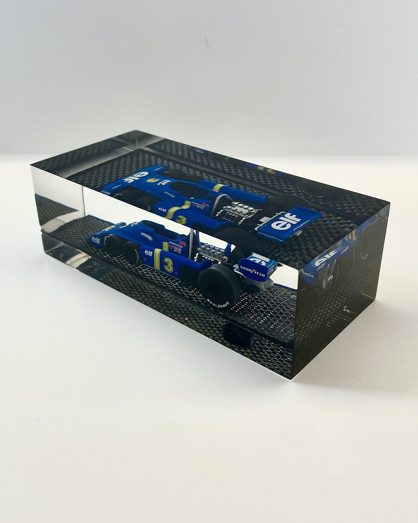 Velocità Sigillata Formula Carbon - Tyrrell P34 - Monaco GP 1976 - Jody Scheckter - Scultura automobilistica concettuale | Pezzo unico numerato