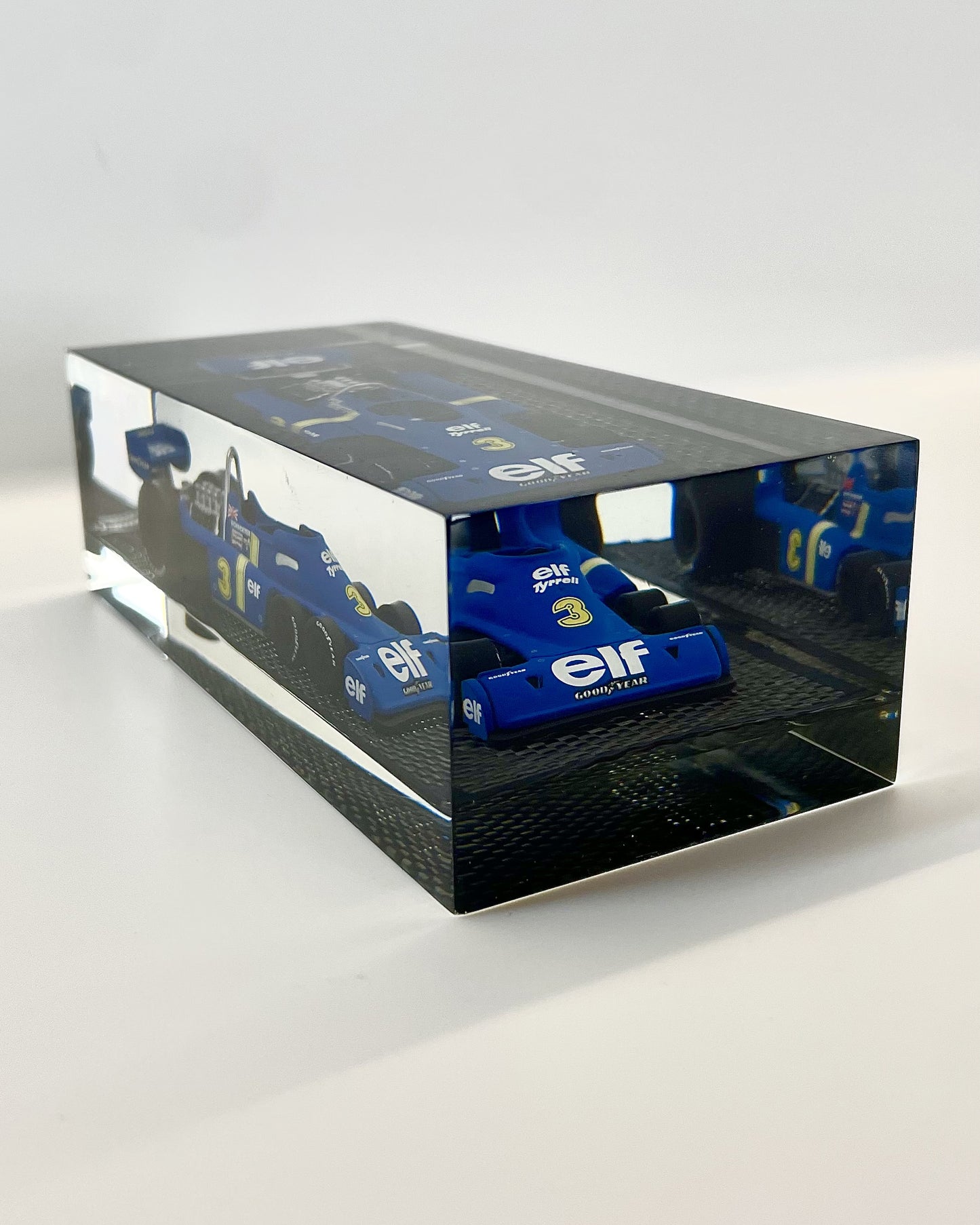 Velocità Sigillata Formula Carbon - Tyrrell P34 - Monaco GP 1976 - Jody Scheckter - Scultura automobilistica concettuale | Pezzo unico numerato