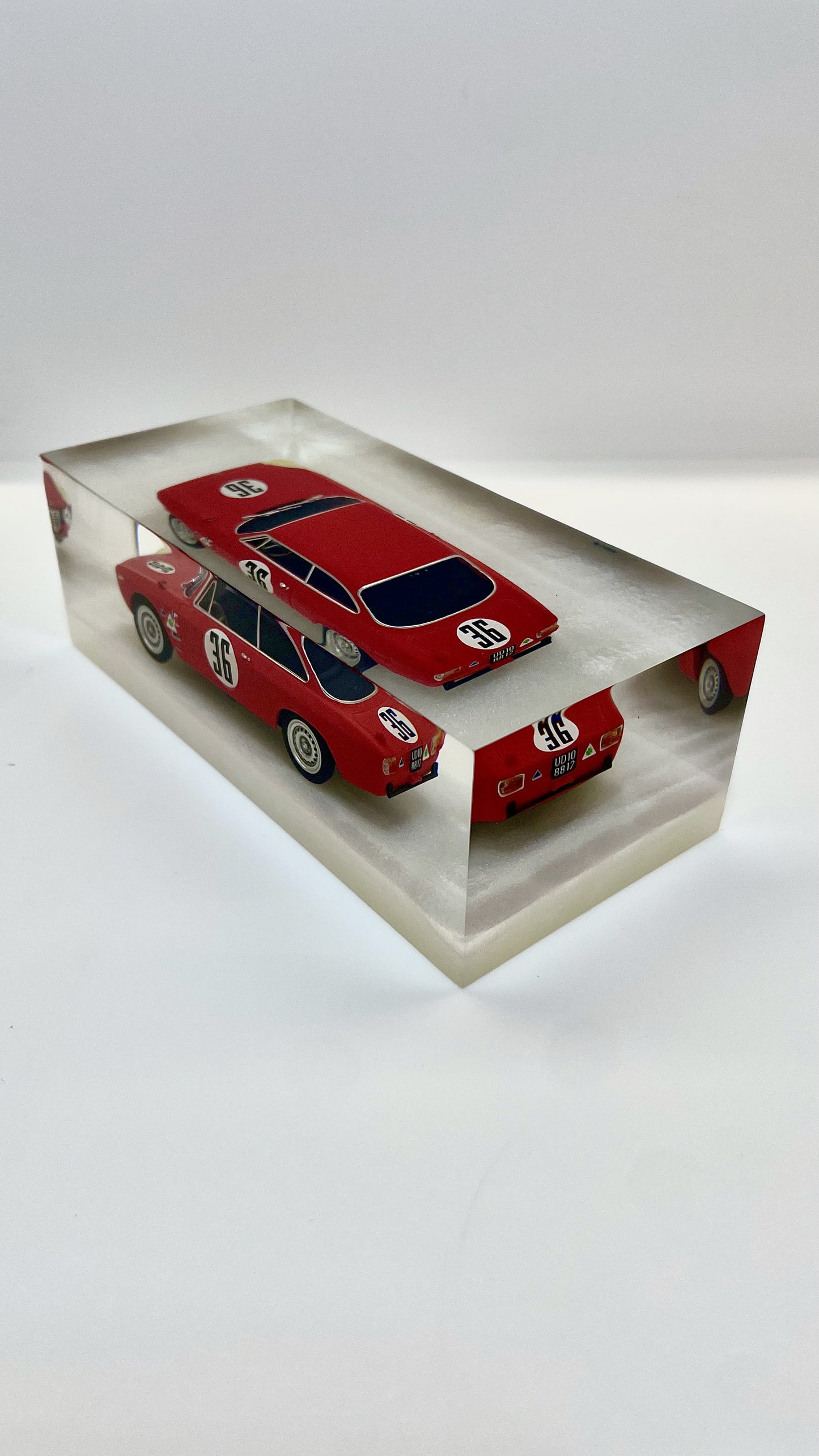 Velocità Sigillata GT – Alfa Romeo Giulia Sprint GTA - Rindt -4h Sebring 1966 (007/2025) Scultura automobilistica concettuale | Pezzo unico