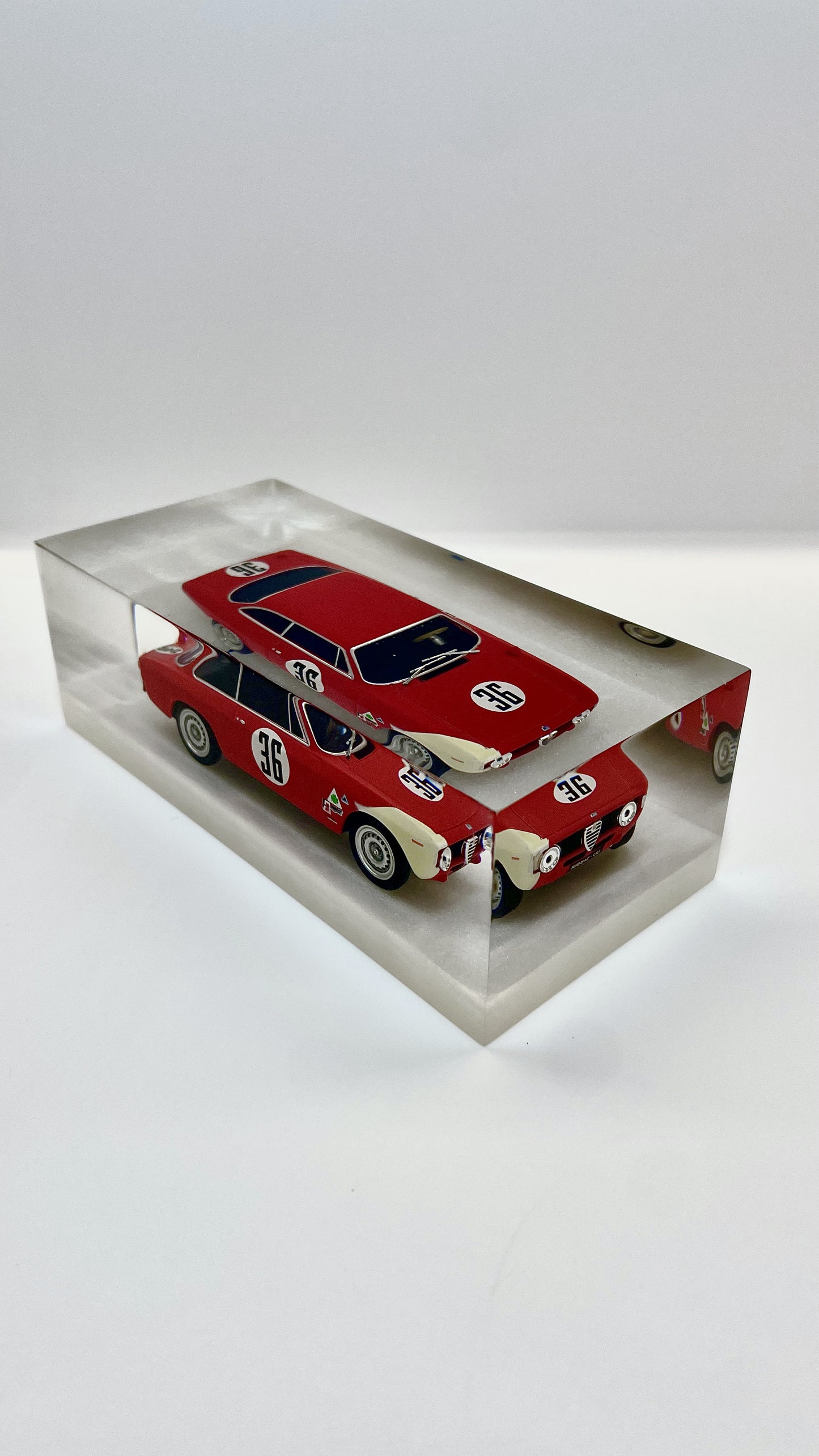 Velocità Sigillata GT – Alfa Romeo Giulia Sprint GTA - Rindt -4h Sebring 1966 (007/2025) Scultura automobilistica concettuale | Pezzo unico