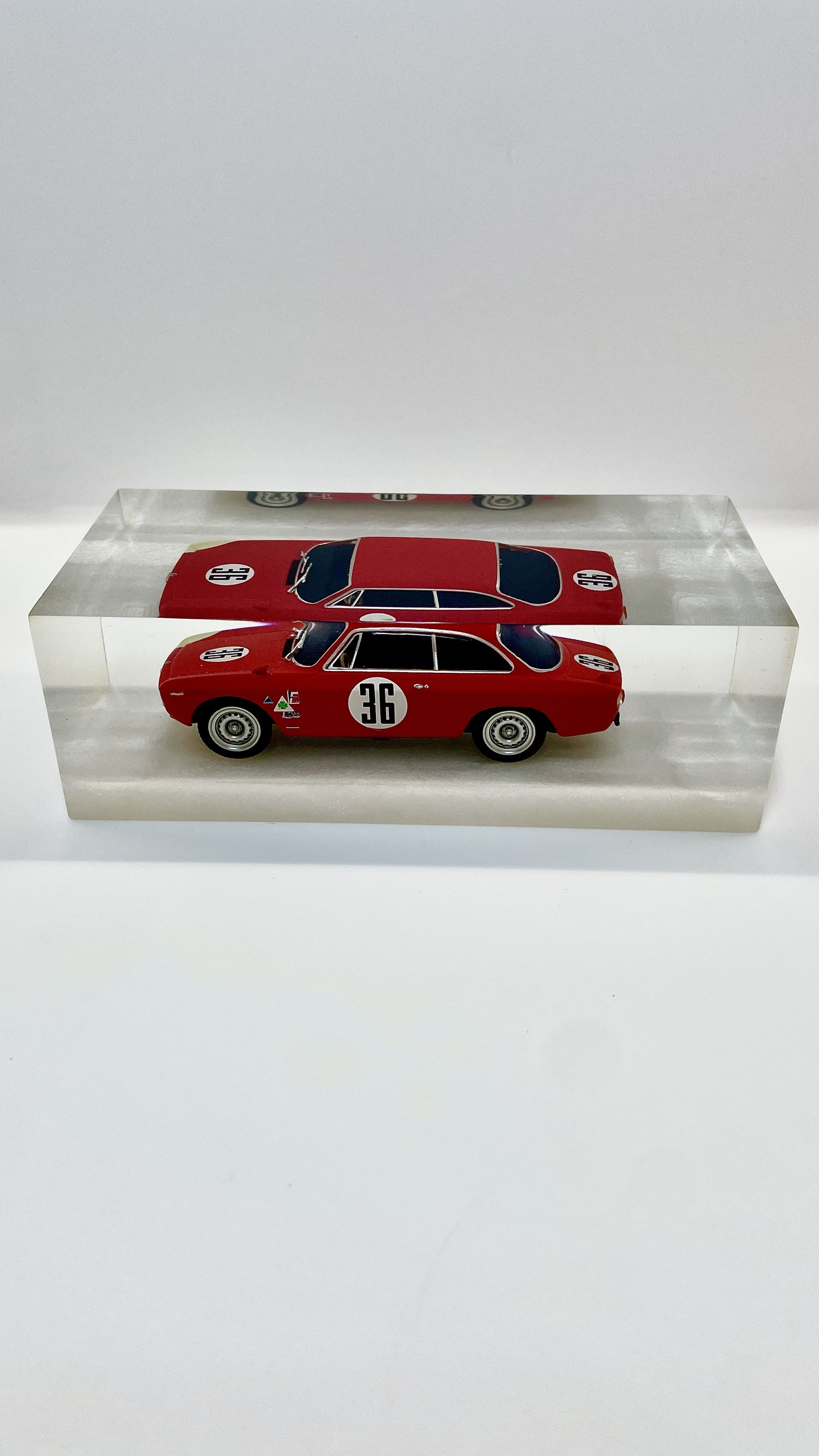 Velocità Sigillata GT – Alfa Romeo Giulia Sprint GTA - Rindt -4h Sebring 1966 (007/2025) Scultura automobilistica concettuale | Pezzo unico