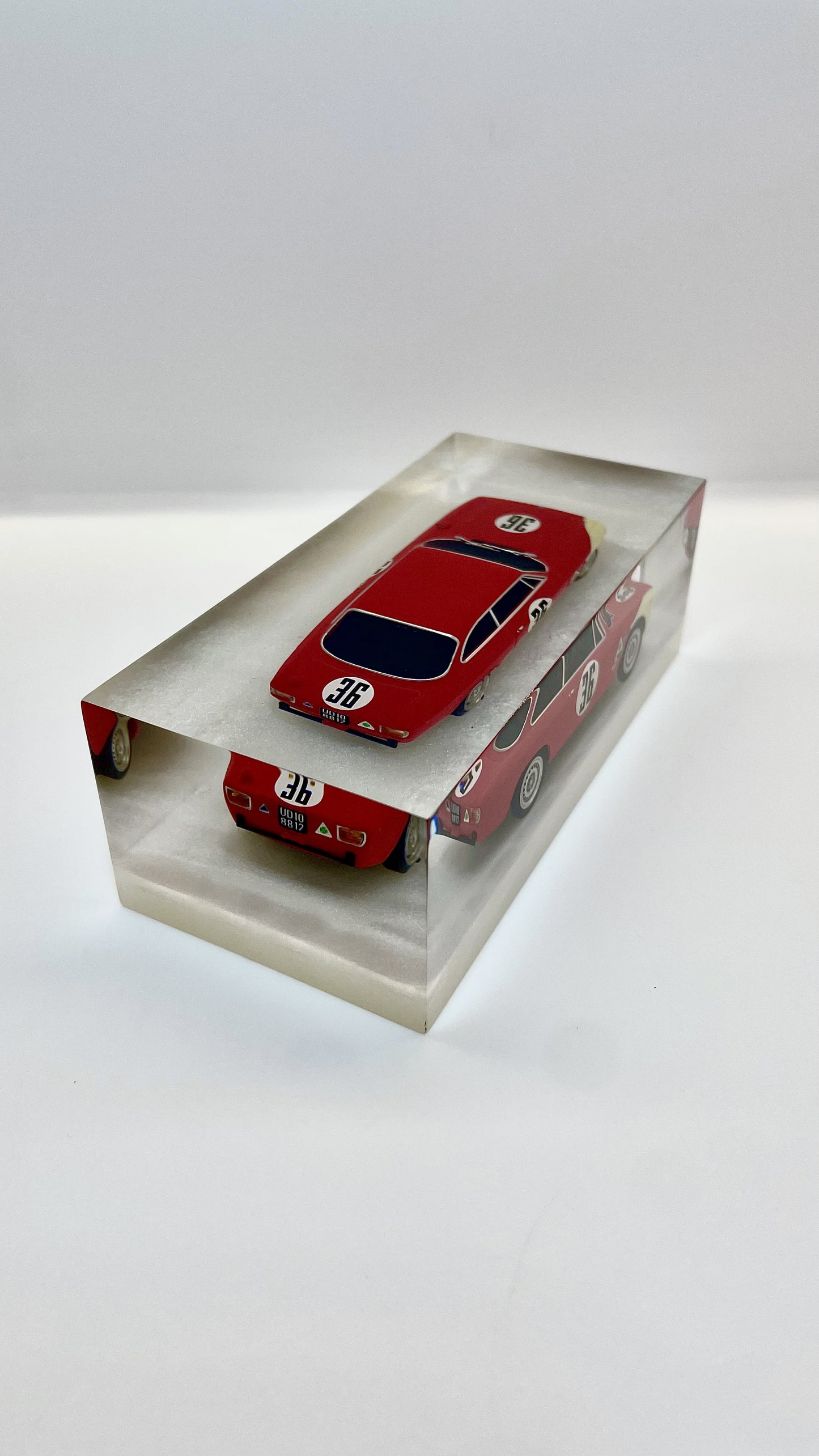 Velocità Sigillata GT – Alfa Romeo Giulia Sprint GTA - Rindt -4h Sebring 1966 (007/2025) Scultura automobilistica concettuale | Pezzo unico