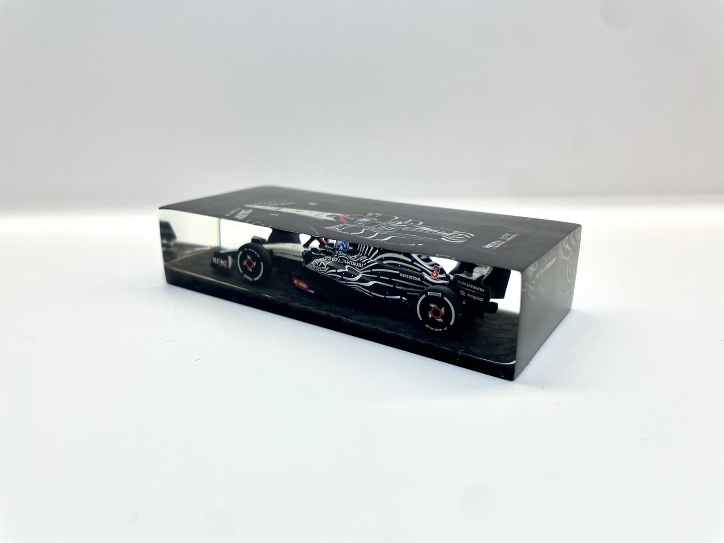 Velocità Sigillata Fromula Essenza - Alpha Tauri AT04 Ricciardo Las Vegas 2023 (009/2025) Scultura automobilistica concettuale | Pezzo unico