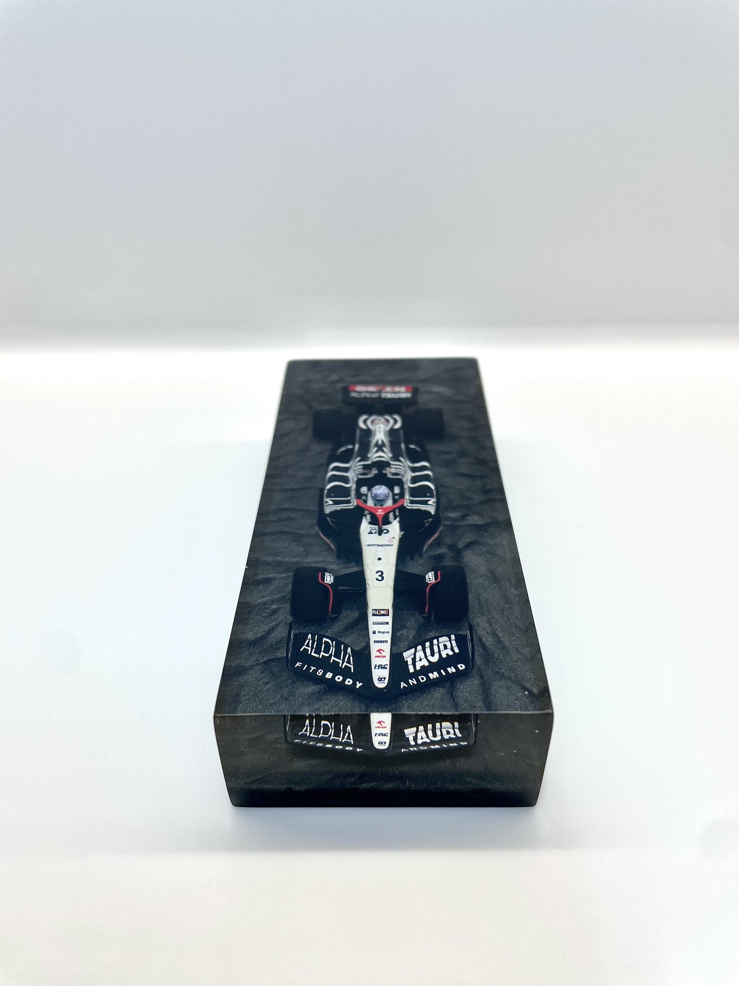 Velocità Sigillata Fromula Essenza - Alpha Tauri AT04 Ricciardo Las Vegas 2023 (009/2025) Scultura automobilistica concettuale | Pezzo unico