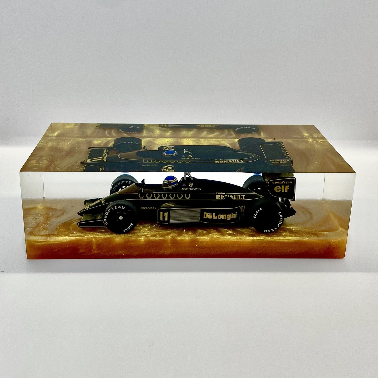 Velocità Sigillata Formula Heritage - Lotus Renault 98T – Johnny Dumfries Hockenheim GP 1986 - F1 - (012/2025) Scultura automobilistica concettuale | Pezzo unico