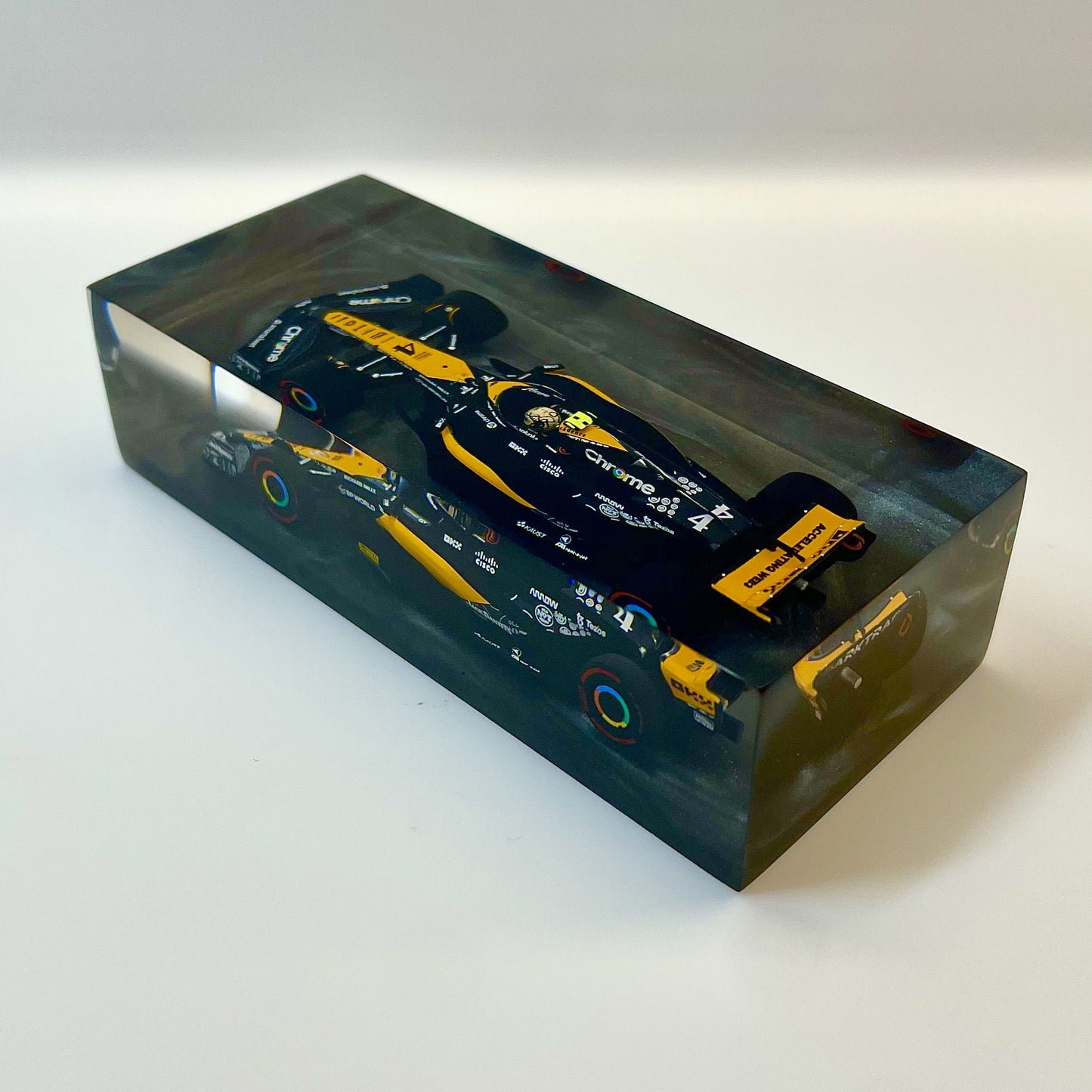 Velocità Sigillata Formula Essenza - McLaren MCL60 Lando Norris Las Vegas 2023 - Scultura automobilistica concettuale | Pezzo unico numerato
