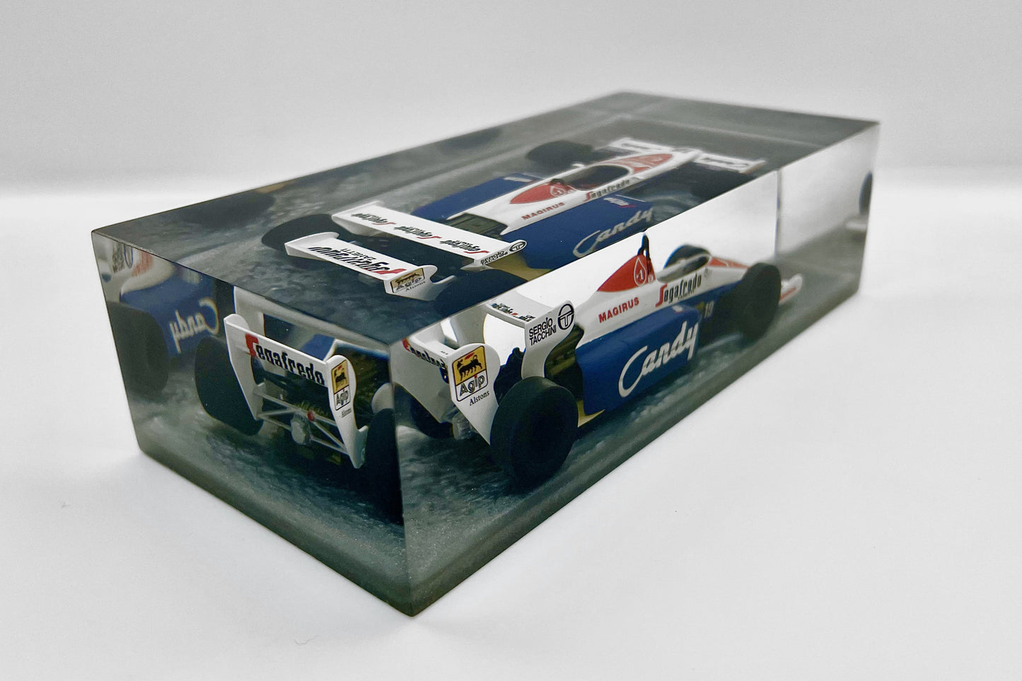 Velocità Sigillata Formula - Toleman TG184 – Ayrton Senna - 1984 - F1 - Scultura automobilistica concettuale | Pezzo unico numerato