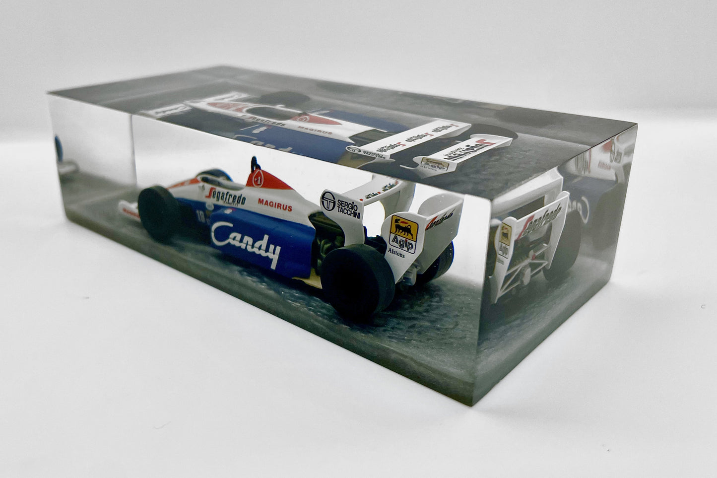 Velocità Sigillata Formula - Toleman TG184 – Ayrton Senna - 1984 - F1 - Scultura automobilistica concettuale | Pezzo unico numerato