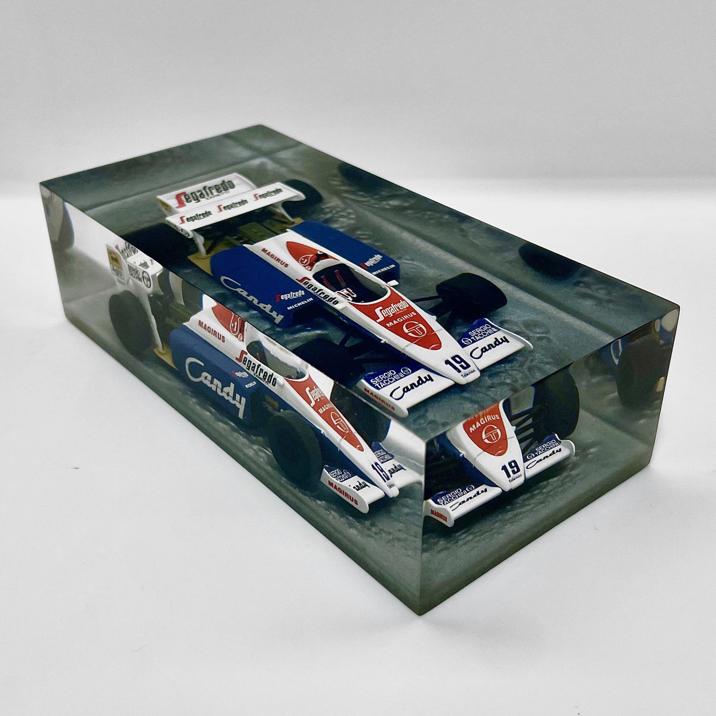 Velocità Sigillata Formula - Toleman TG184 – Ayrton Senna - 1984 - F1 - Scultura automobilistica concettuale | Pezzo unico numerato