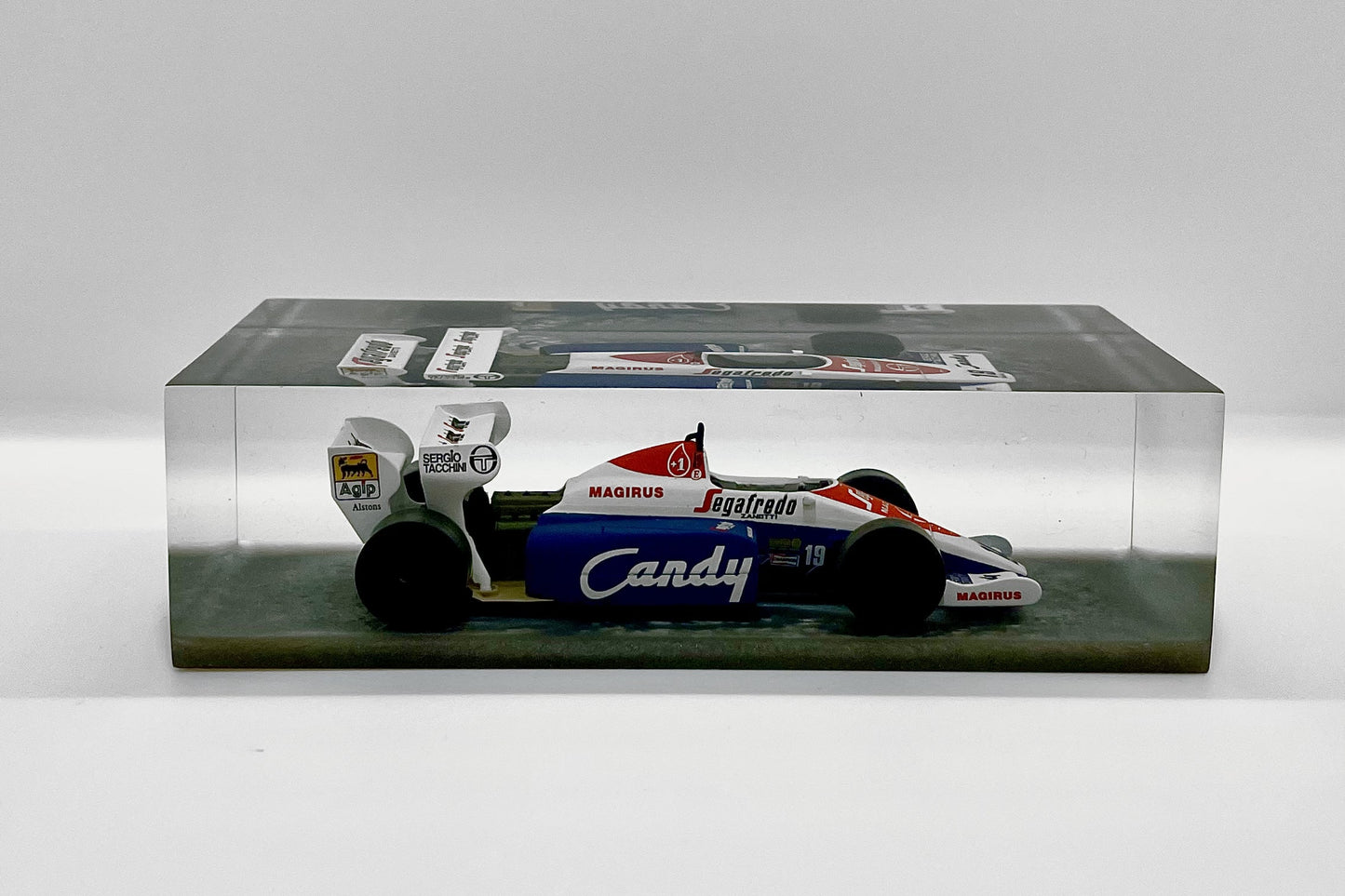Velocità Sigillata Formula - Toleman TG184 – Ayrton Senna - 1984 - F1 - Scultura automobilistica concettuale | Pezzo unico numerato
